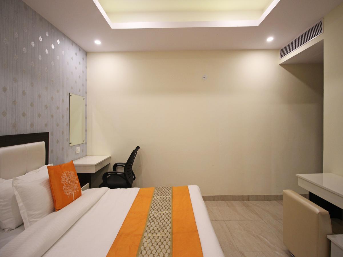 Oyo 8132 Hotel Kukreja デヘラードゥーン エクステリア 写真