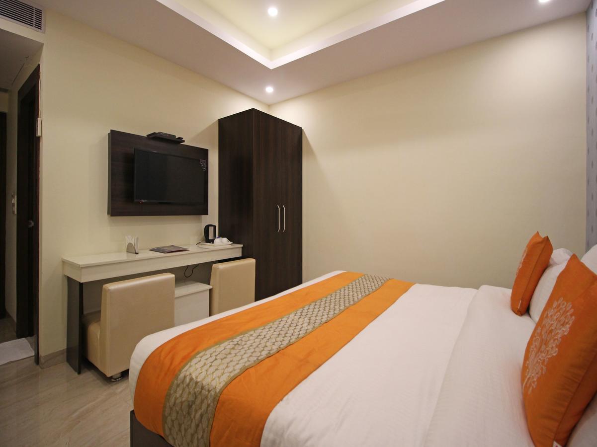 Oyo 8132 Hotel Kukreja デヘラードゥーン エクステリア 写真