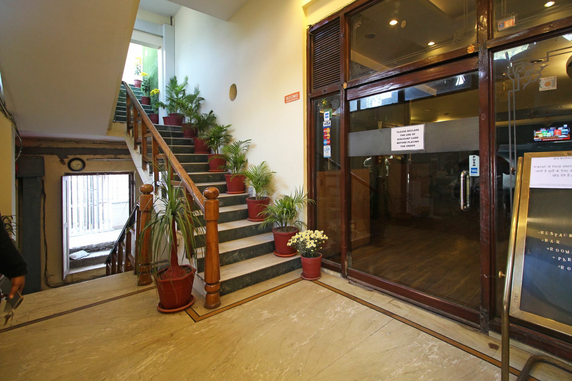 Oyo 8132 Hotel Kukreja デヘラードゥーン エクステリア 写真