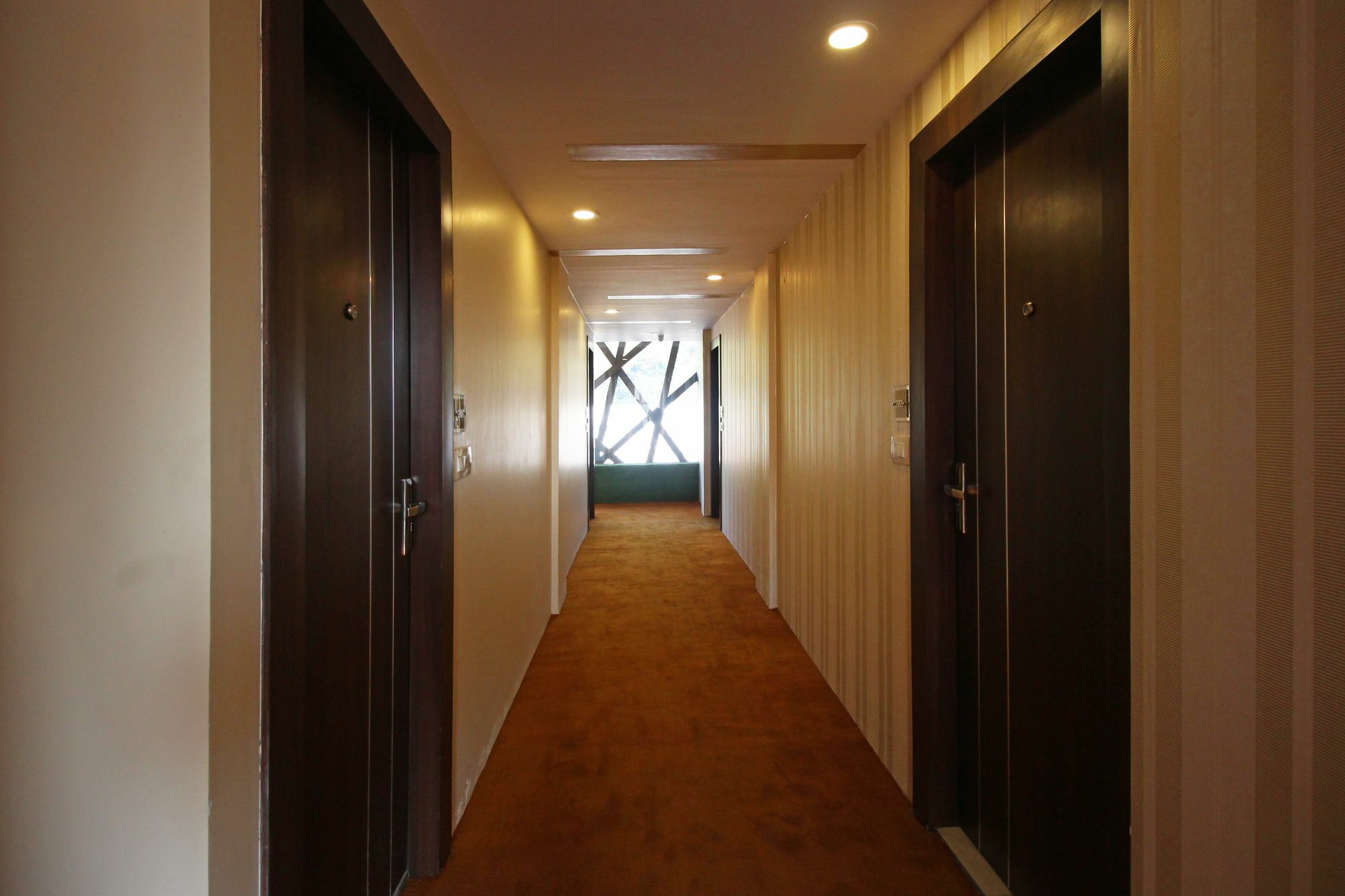 Oyo 8132 Hotel Kukreja デヘラードゥーン エクステリア 写真